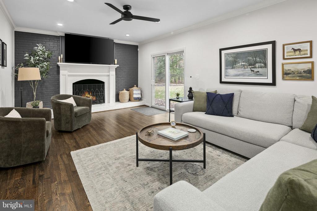 3702 CARRIAGE HOUSE COURT