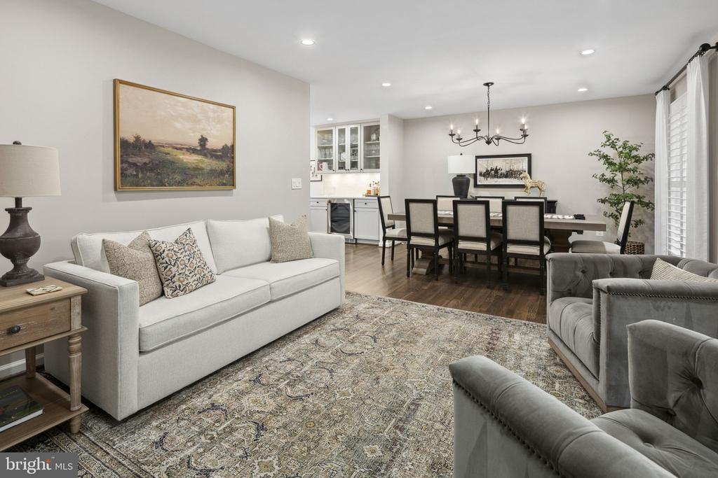 3702 CARRIAGE HOUSE COURT