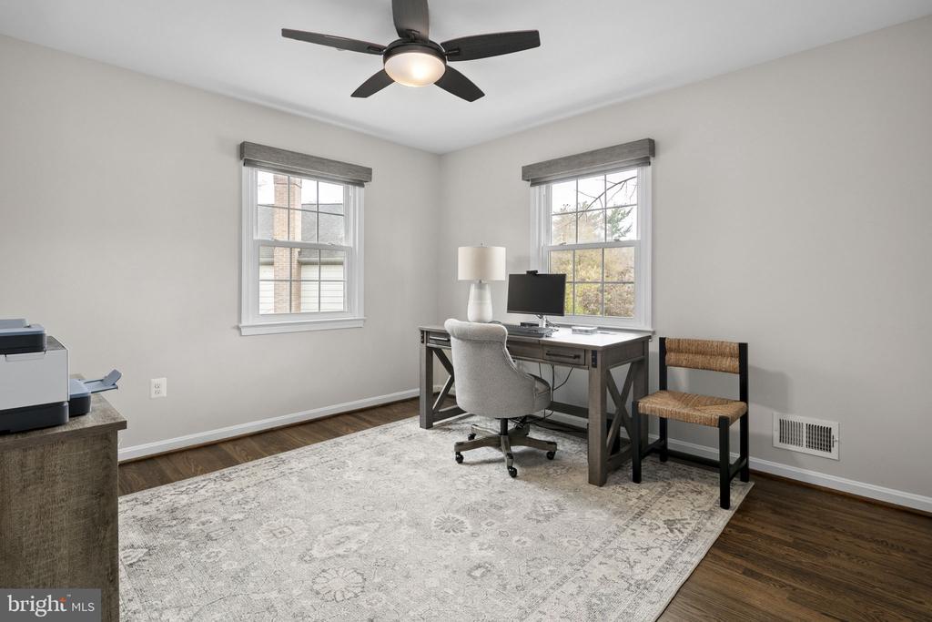 3702 CARRIAGE HOUSE COURT
