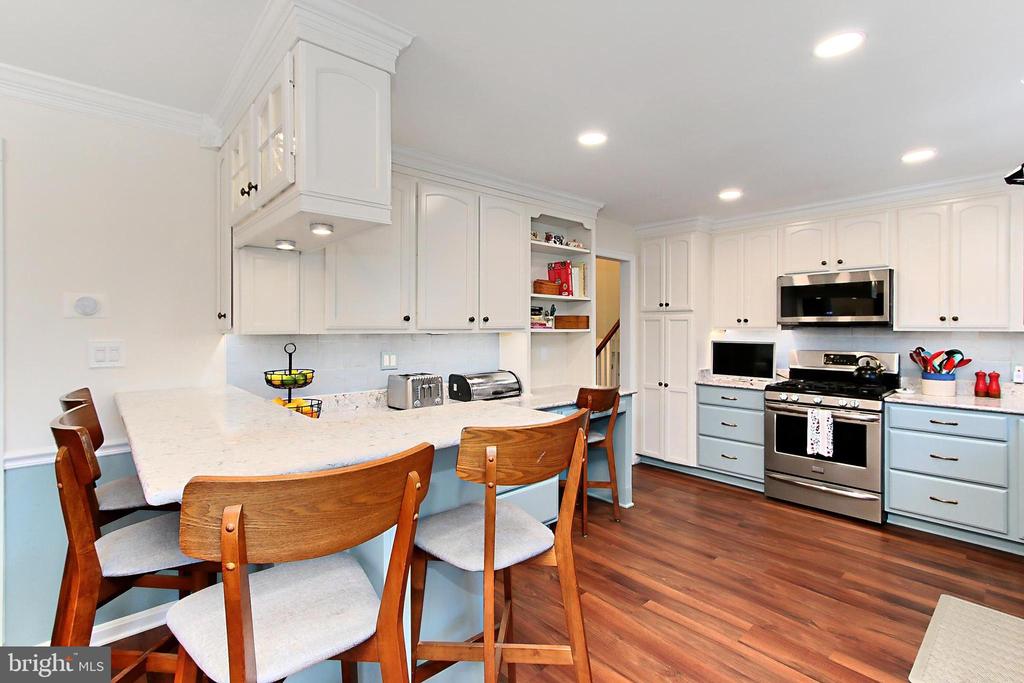 6115 LYNLEY TERRACE