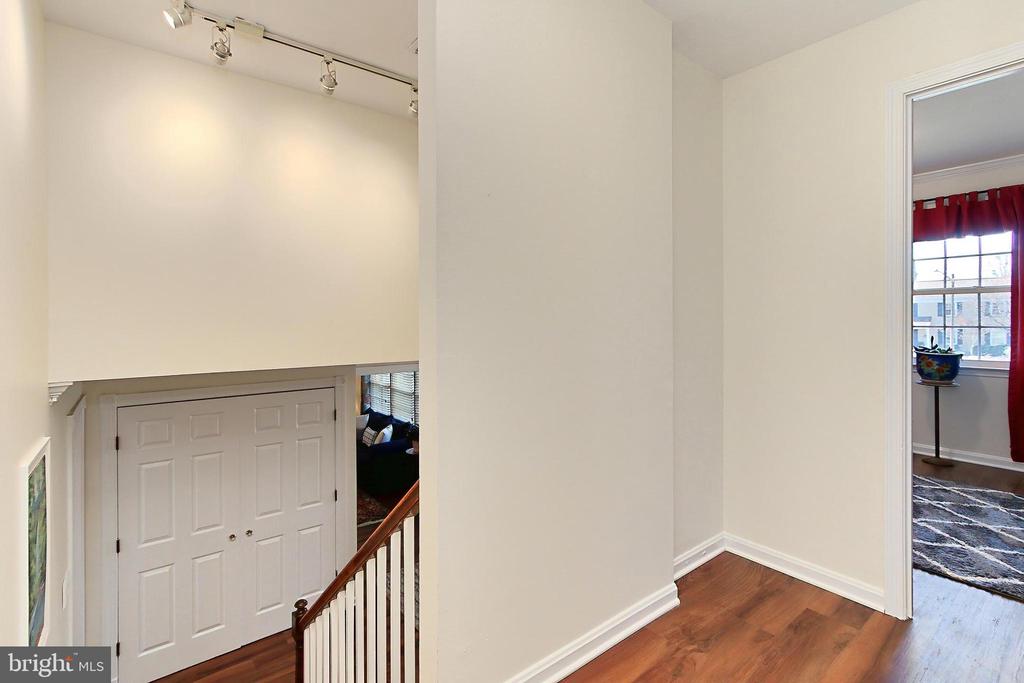 6115 LYNLEY TERRACE
