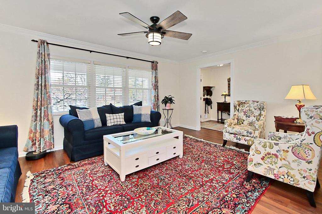 6115 LYNLEY TERRACE