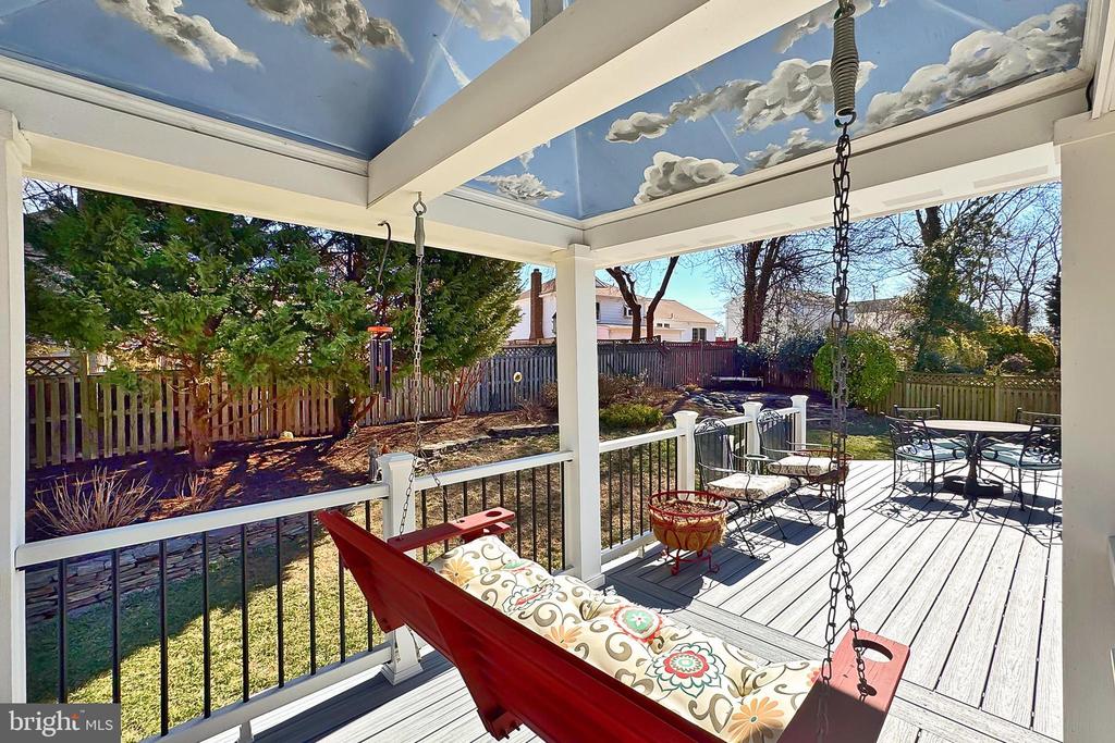 6115 LYNLEY TERRACE