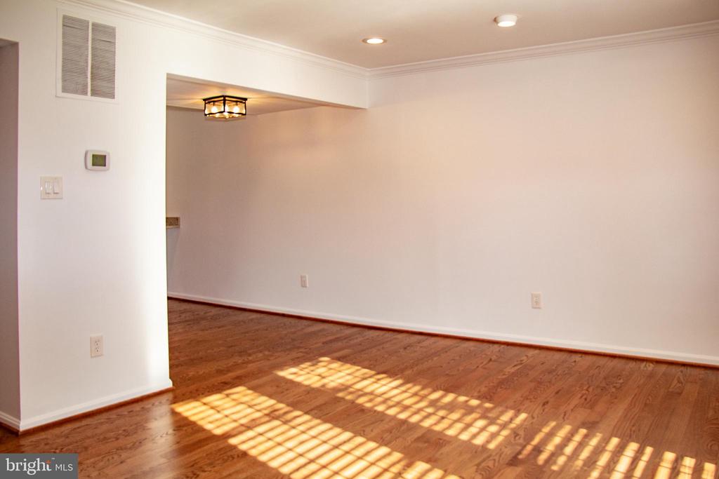 5227 CANNES COURT