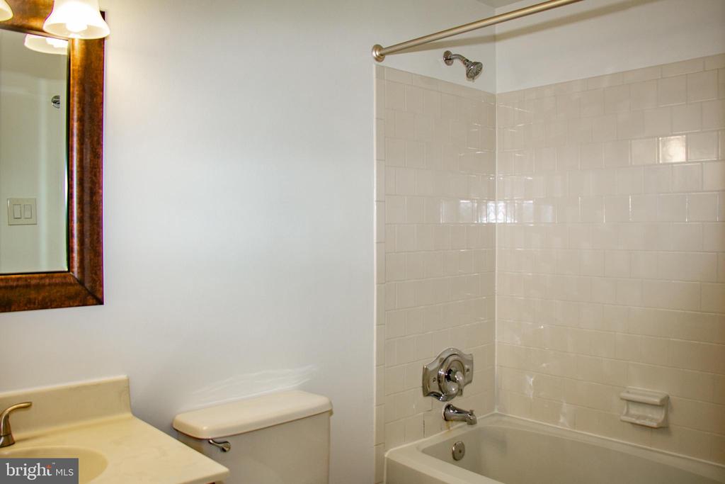 5227 CANNES COURT