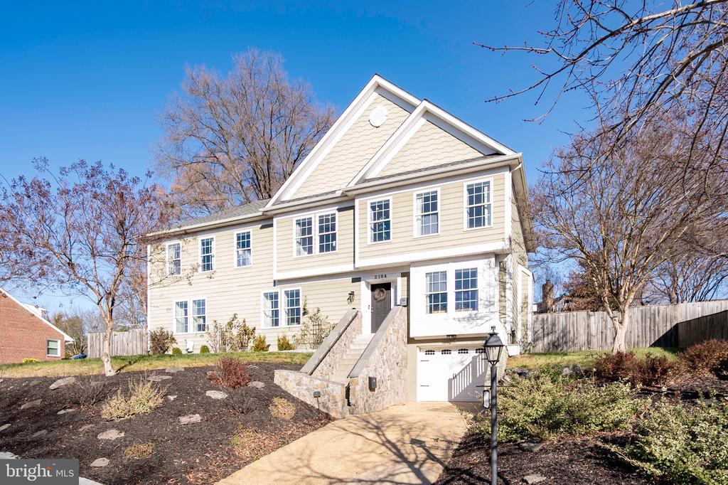 2104 SHIVER DRIVE
