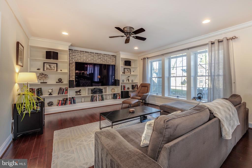 2104 SHIVER DRIVE