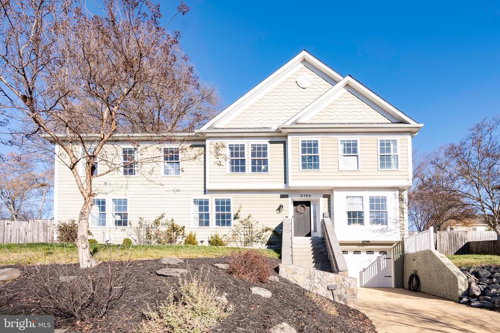 2104 SHIVER DRIVE