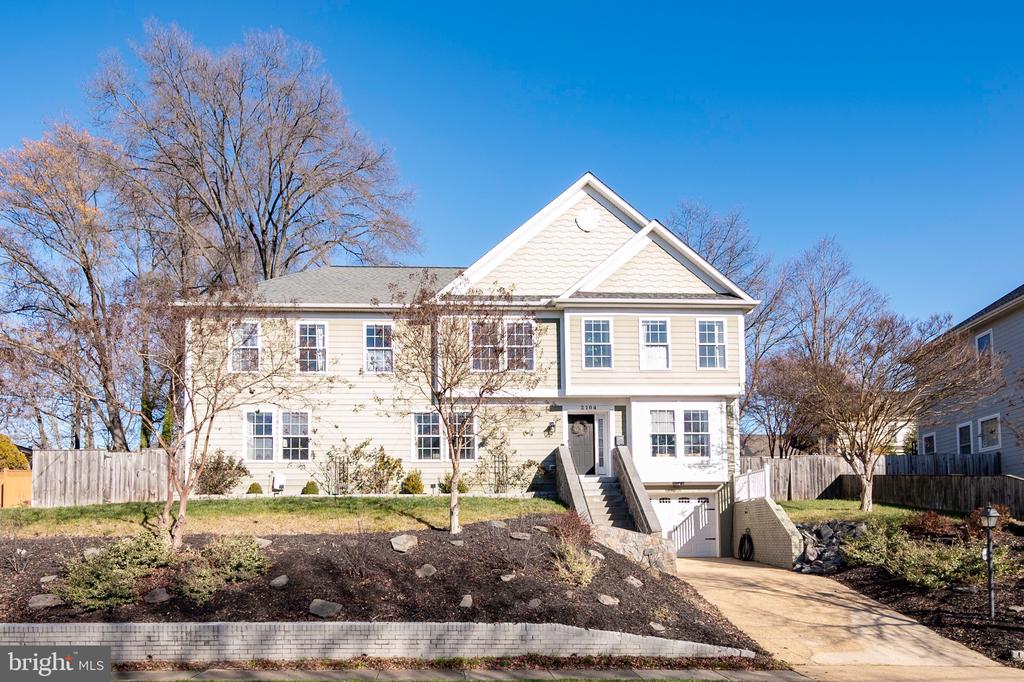 2104 SHIVER DRIVE