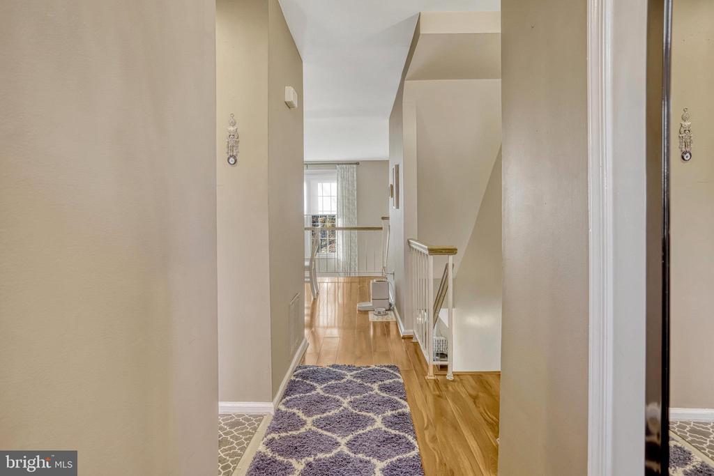 8531 CHAPMAN OAK COURT
