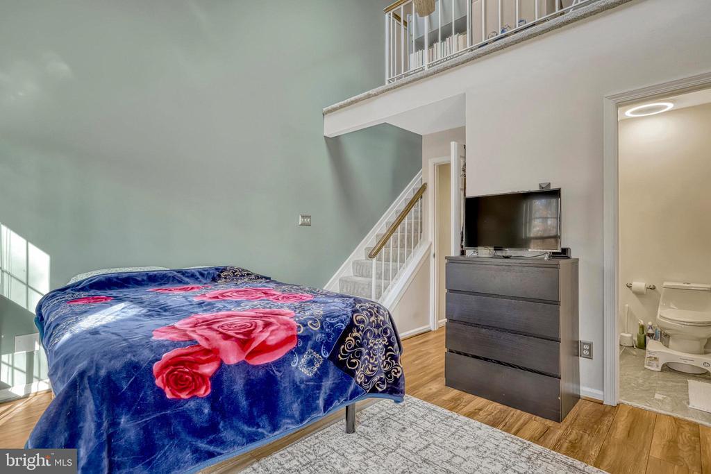 8531 CHAPMAN OAK COURT