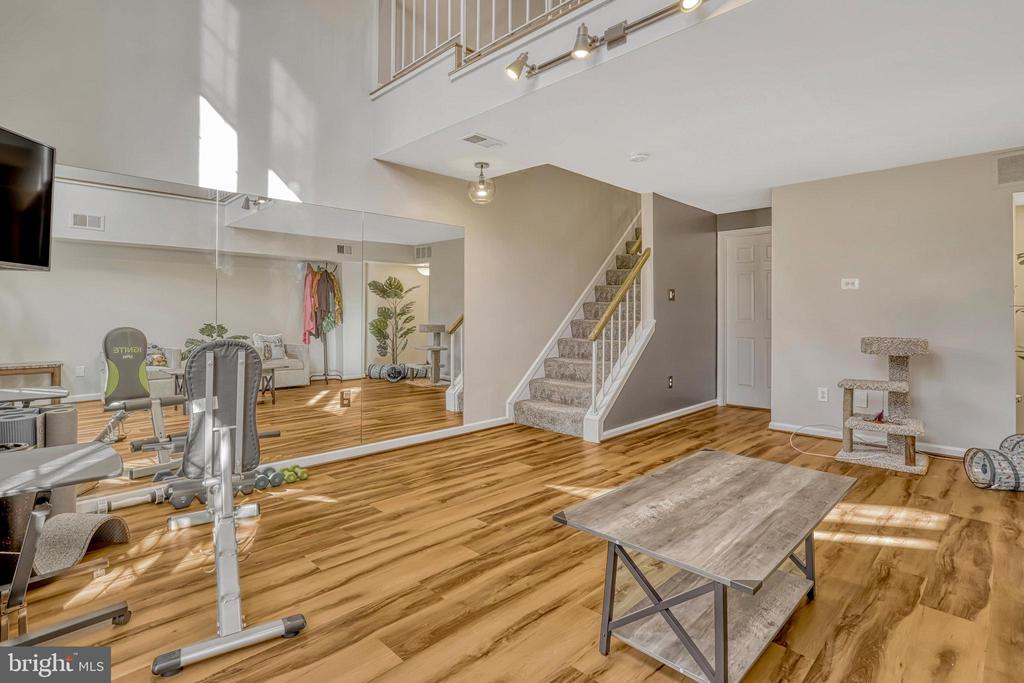 8531 CHAPMAN OAK COURT