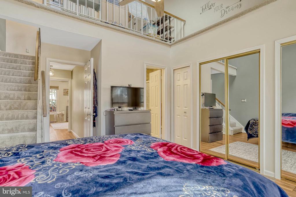 8531 CHAPMAN OAK COURT