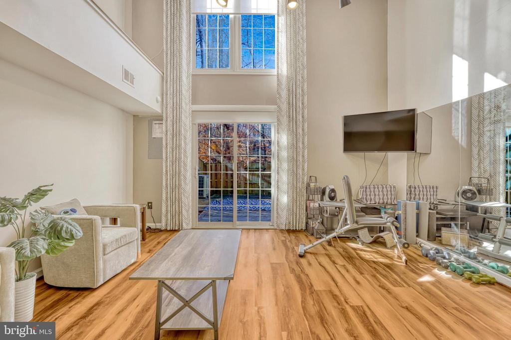 8531 CHAPMAN OAK COURT