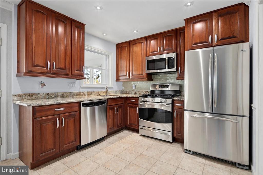 3100 WATERSIDE LANE
