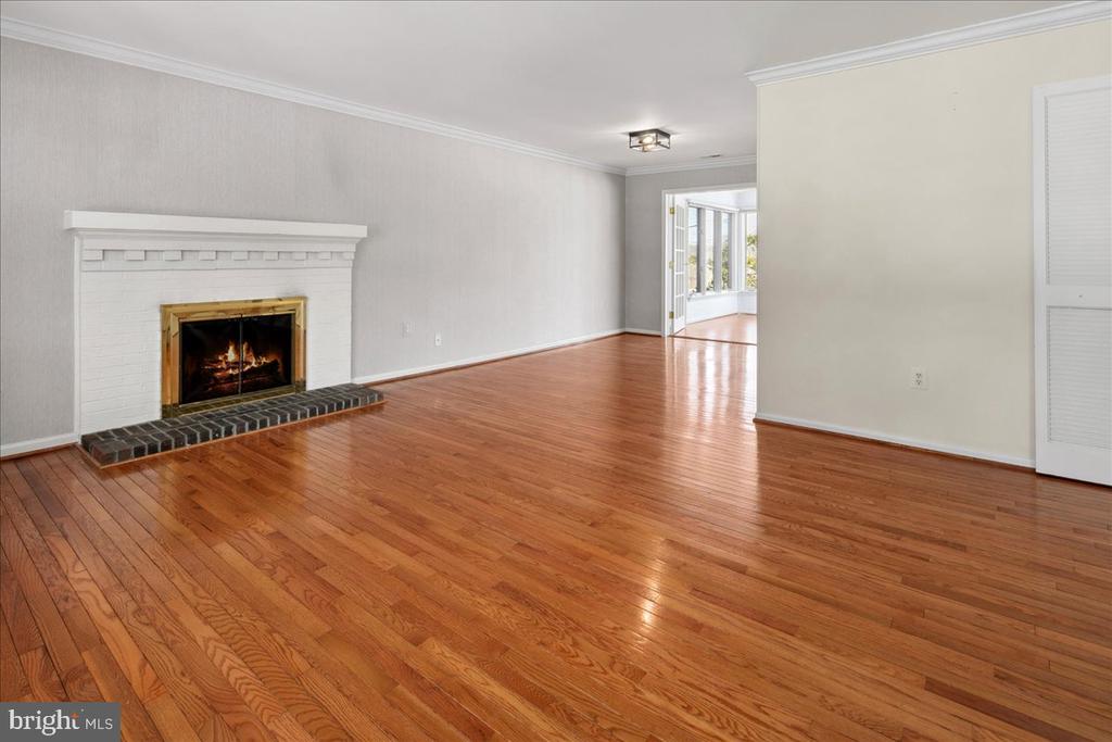 3100 WATERSIDE LANE