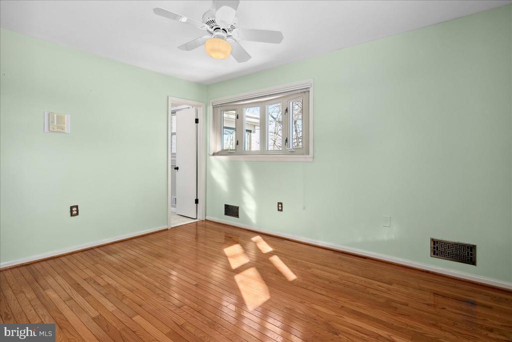 3100 WATERSIDE LANE