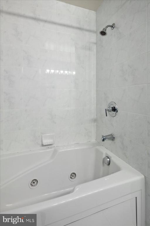 3100 WATERSIDE LANE