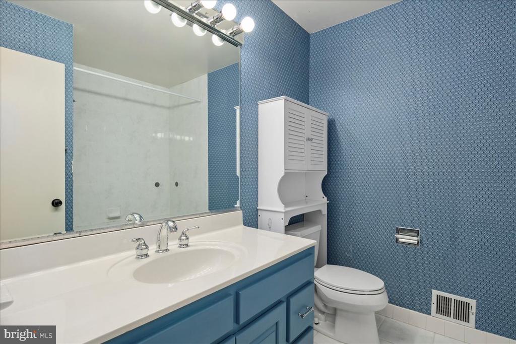 3100 WATERSIDE LANE