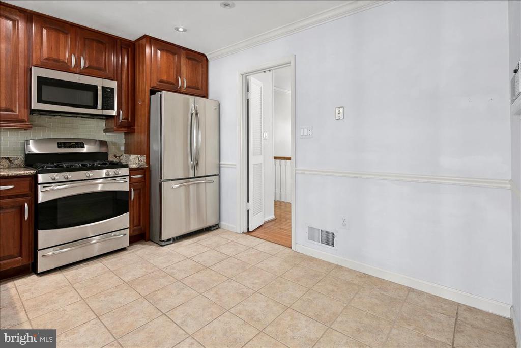 3100 WATERSIDE LANE