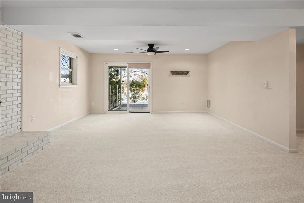 3100 WATERSIDE LANE