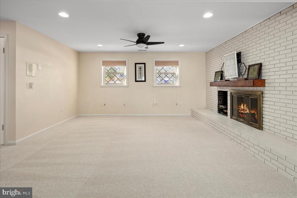 3100 WATERSIDE LANE