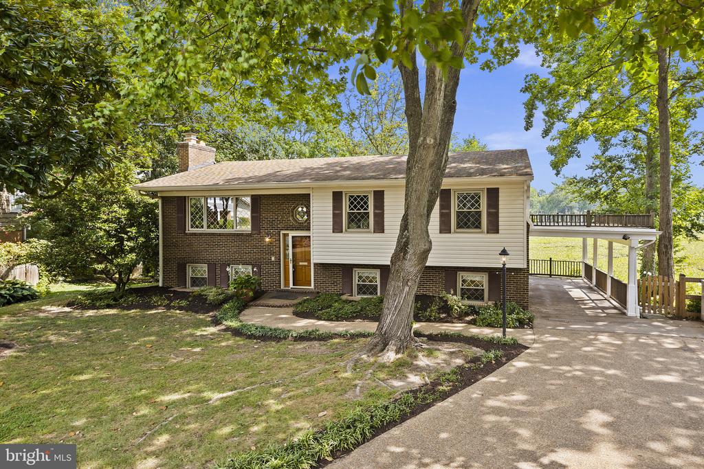 3100 WATERSIDE LANE