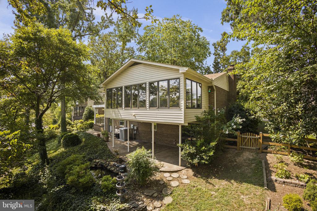 3100 WATERSIDE LANE