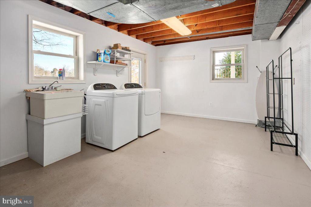 3100 WATERSIDE LANE