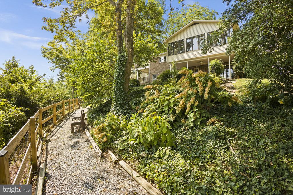 3100 WATERSIDE LANE