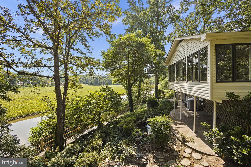 3100 WATERSIDE LANE