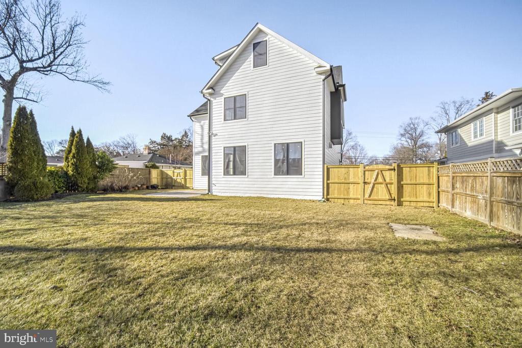1809 SHENANDOAH ROAD