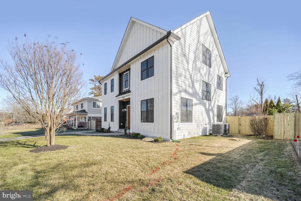 1809 SHENANDOAH ROAD