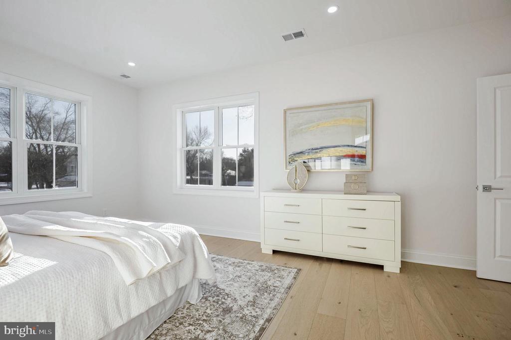1809 SHENANDOAH ROAD