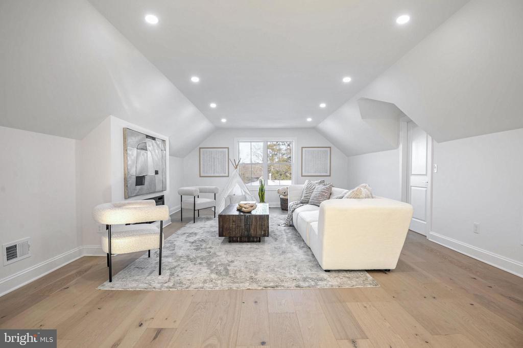 1809 SHENANDOAH ROAD