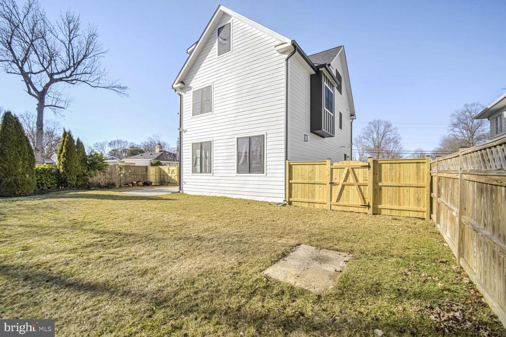 1809 SHENANDOAH ROAD