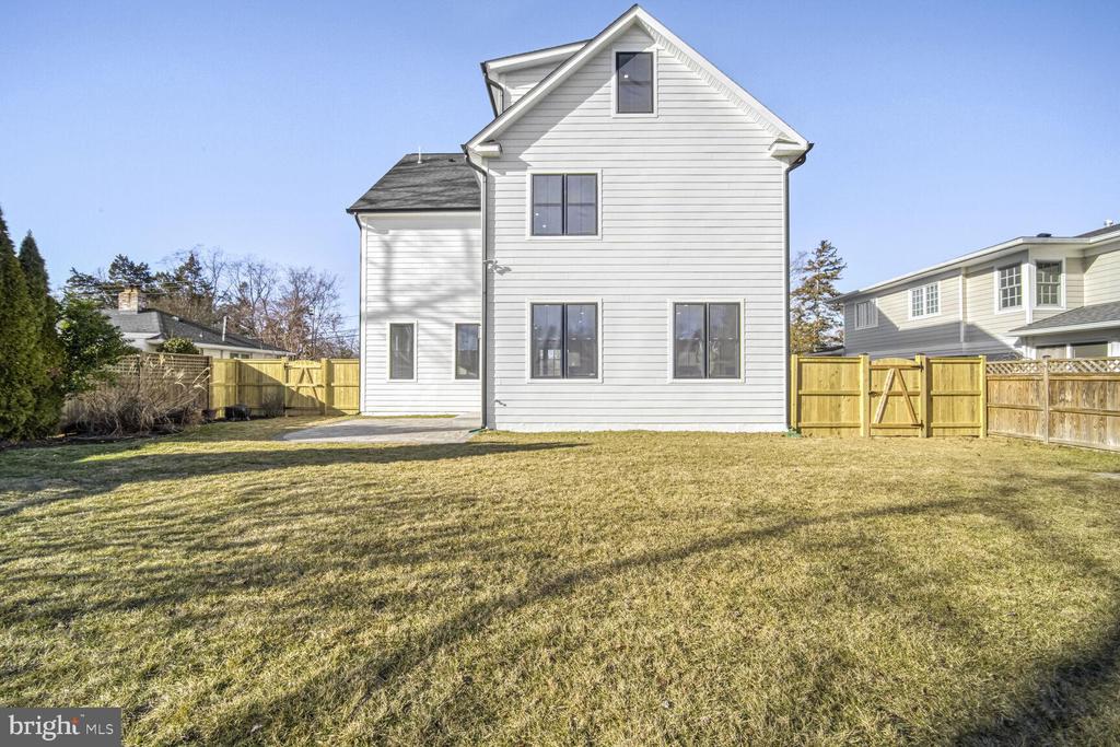 1809 SHENANDOAH ROAD