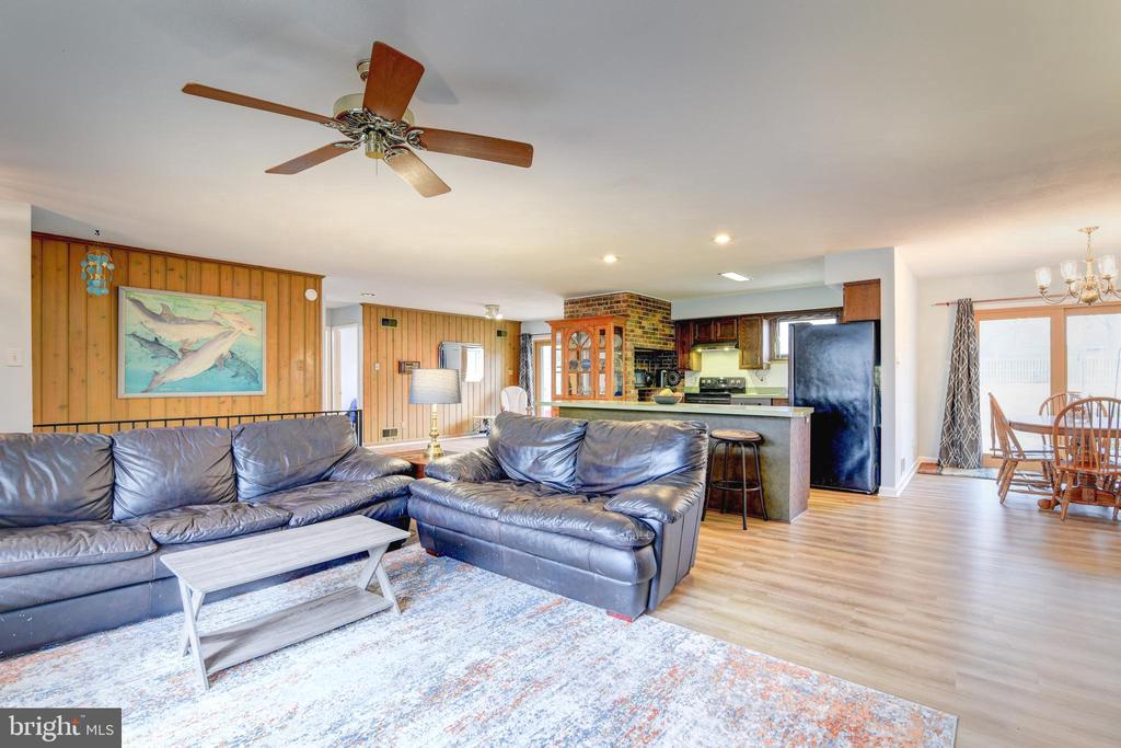 3131 WOODLAND LANE