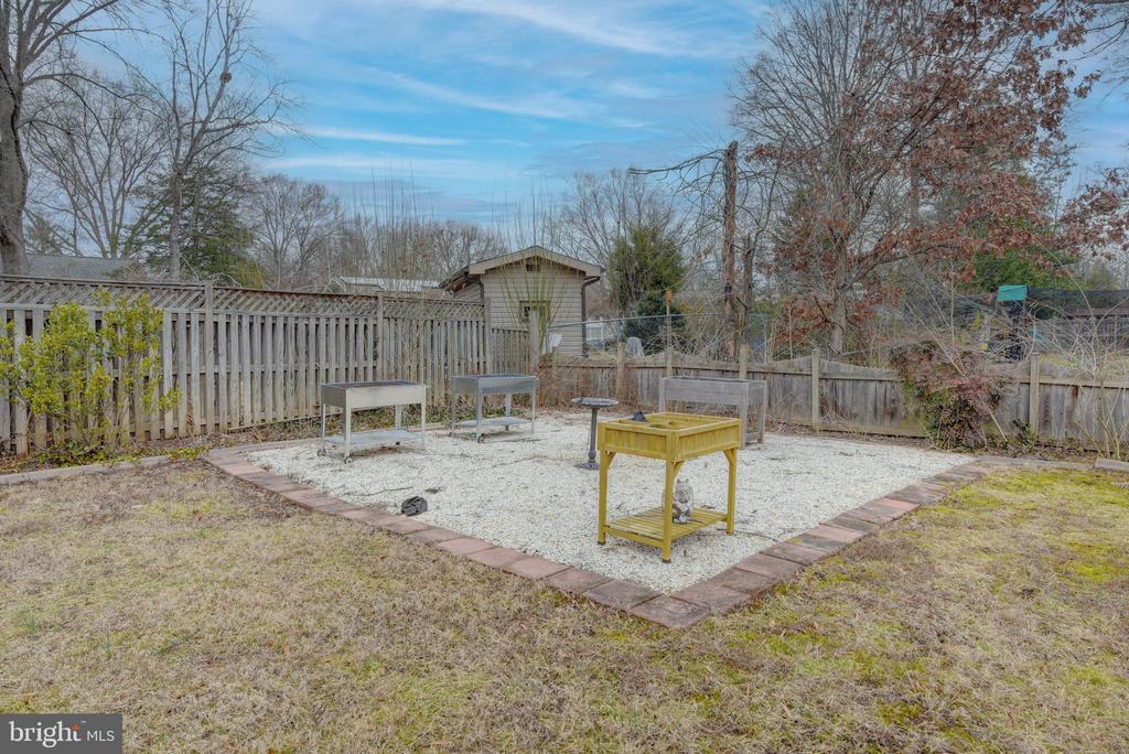 3131 WOODLAND LANE