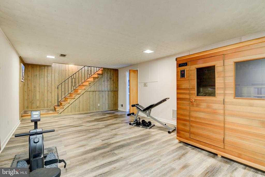 3131 WOODLAND LANE