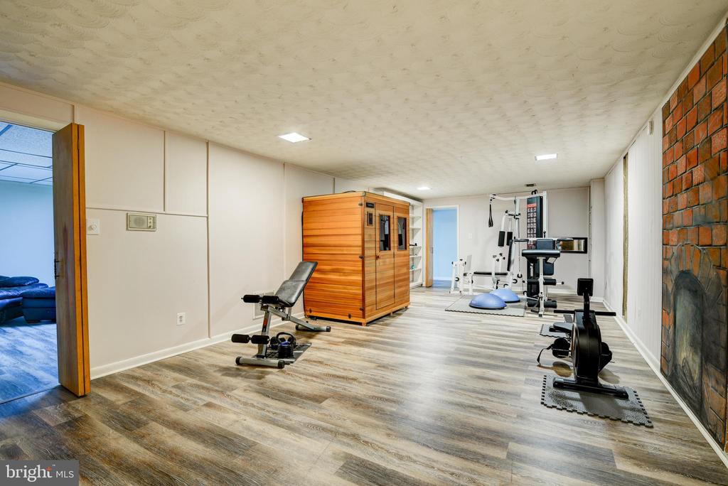 3131 WOODLAND LANE