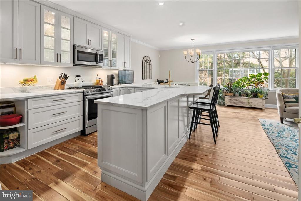 6323 OLDE TOWNE COURT