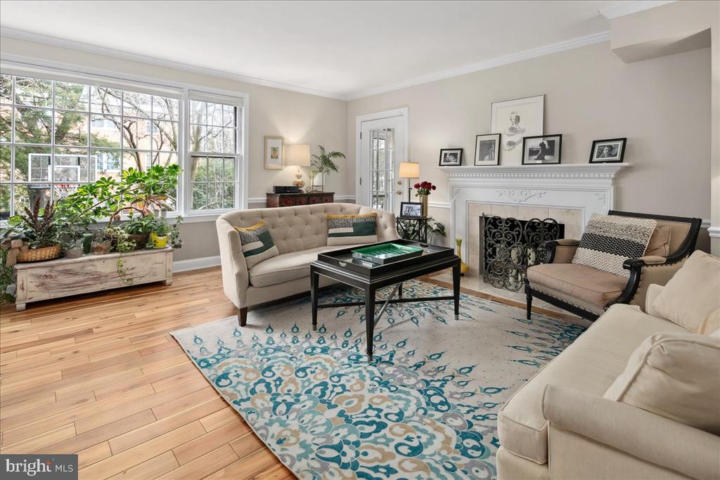 6323 OLDE TOWNE COURT