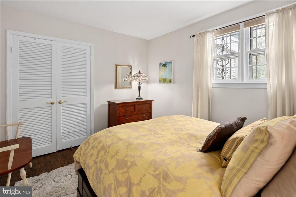 6323 OLDE TOWNE COURT