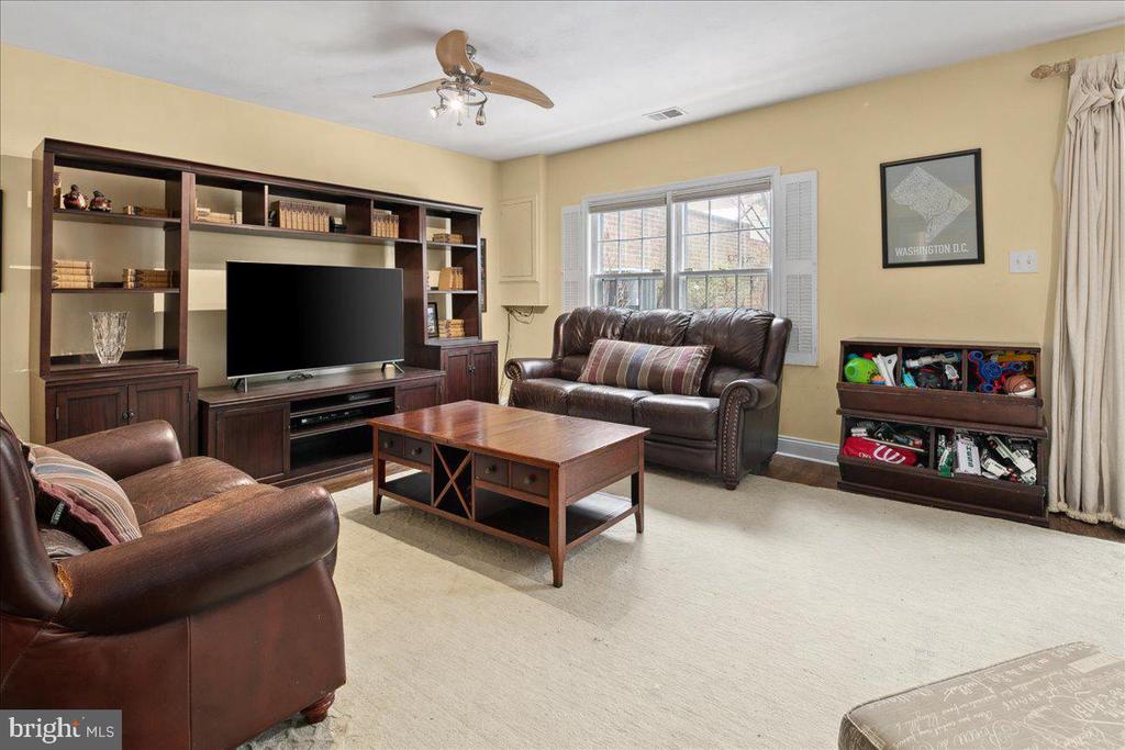 6323 OLDE TOWNE COURT