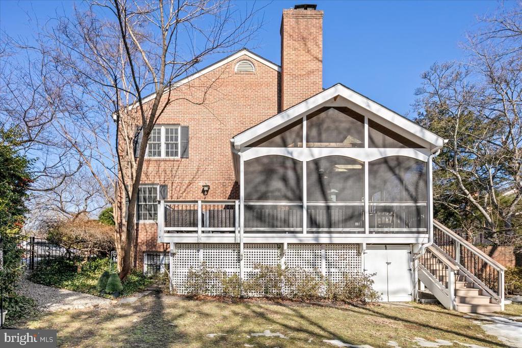 6323 OLDE TOWNE COURT