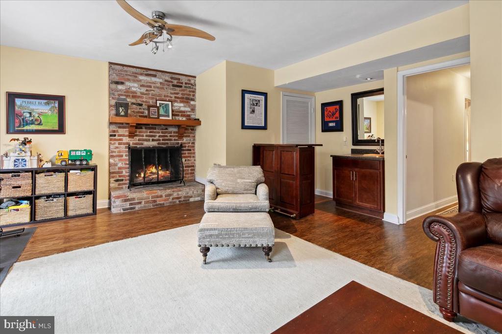 6323 OLDE TOWNE COURT