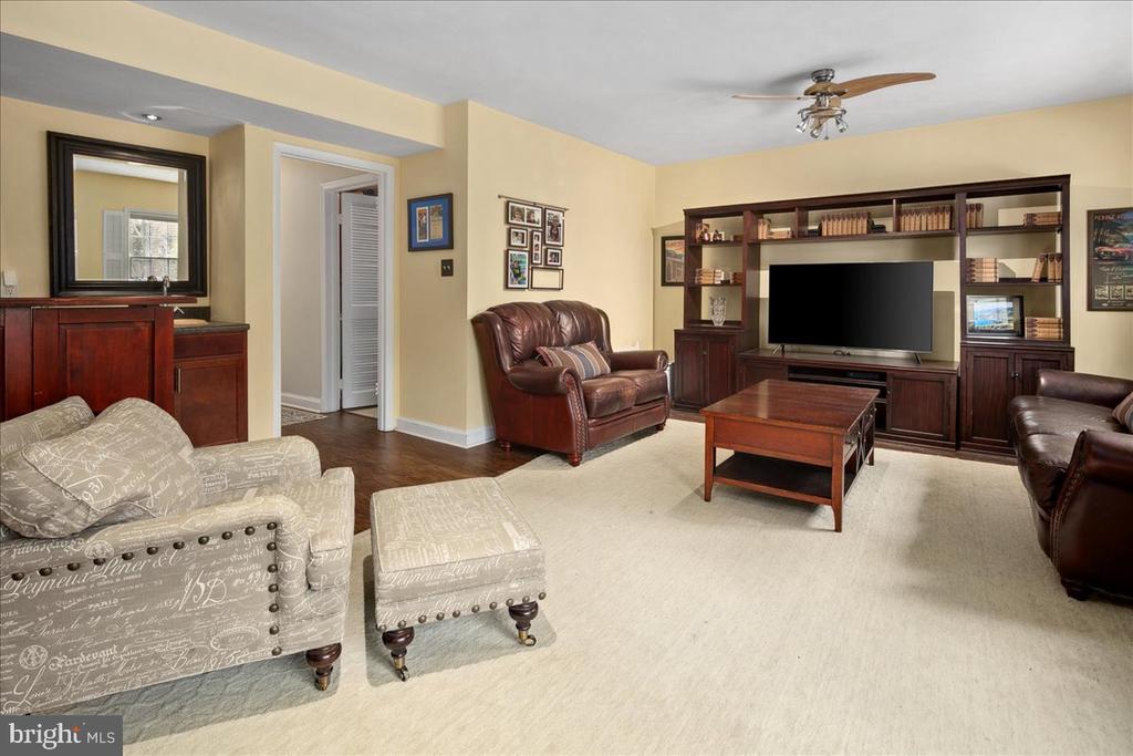 6323 OLDE TOWNE COURT