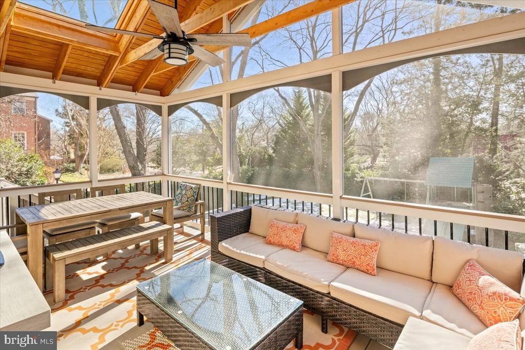 6323 OLDE TOWNE COURT