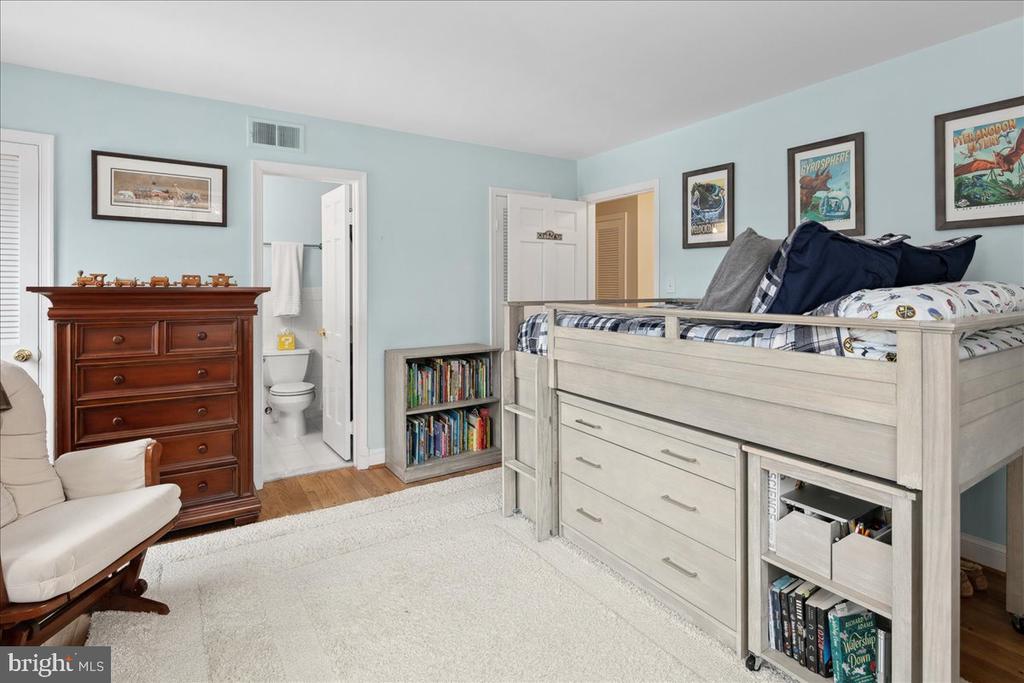 6323 OLDE TOWNE COURT